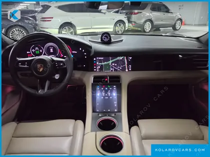 PORSCHE TAYCAN BASE