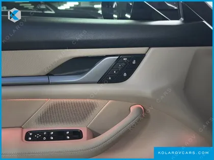 PORSCHE TAYCAN BASE