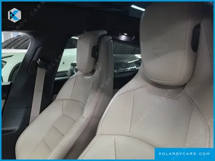 PORSCHE TAYCAN BASE