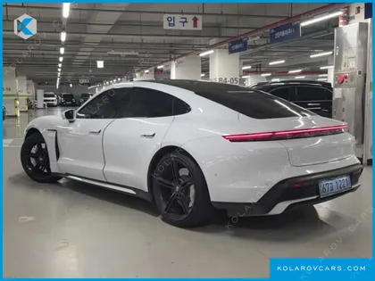 PORSCHE TAYCAN TURBO