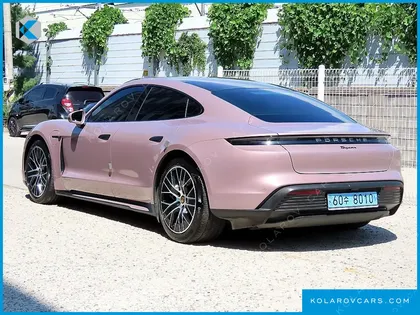 PORSCHE TAYCAN BASE