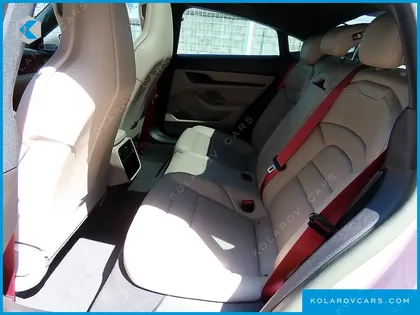 PORSCHE TAYCAN BASE