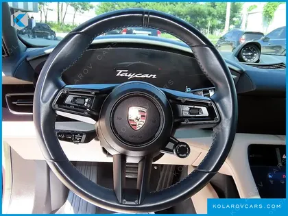 PORSCHE TAYCAN BASE