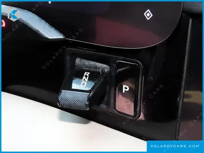 PORSCHE TAYCAN BASE