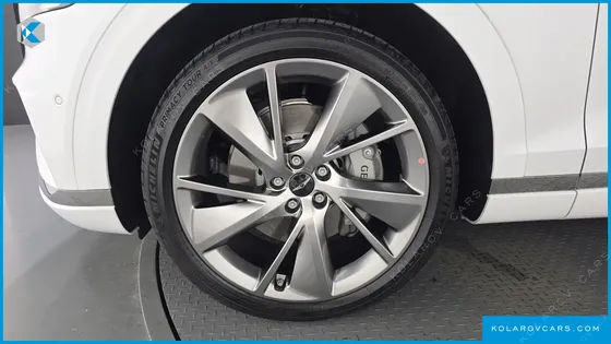 GENESIS GV70 2.5T GASOLINE 2WD