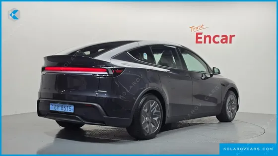 TESLA MODEL Y L LONG RANGE AWD