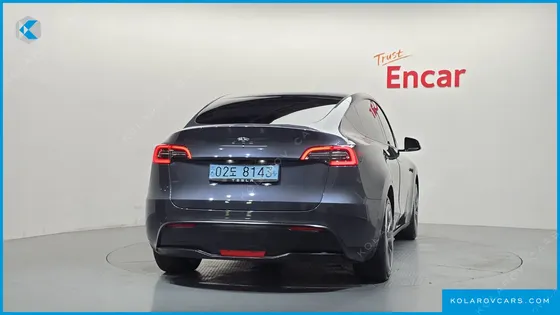 TESLA MODEL Y STANDARD RANGE RWD