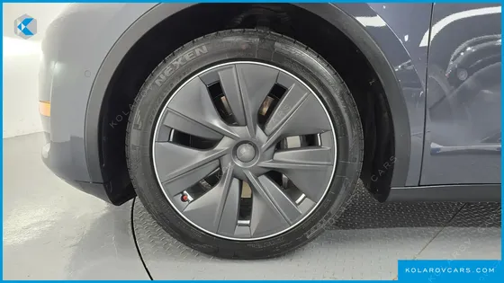 TESLA MODEL Y STANDARD RANGE RWD