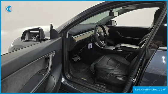 TESLA MODEL Y STANDARD RANGE RWD