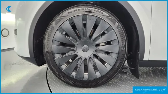 TESLA MODEL Y RWD