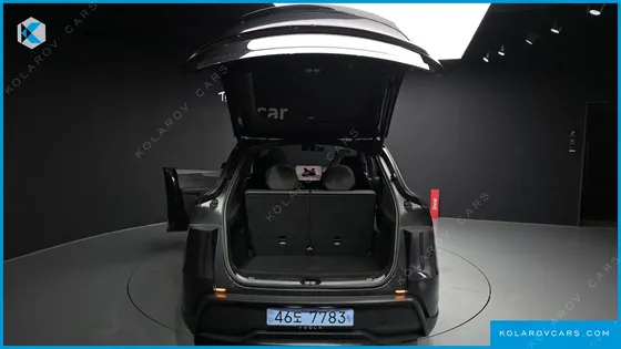 TESLA MODEL Y L LONG RANGE AWD