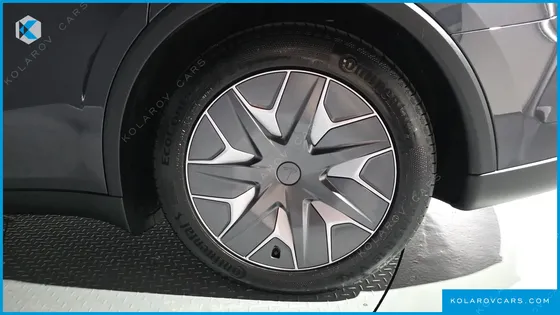 TESLA MODEL Y L LONG RANGE AWD