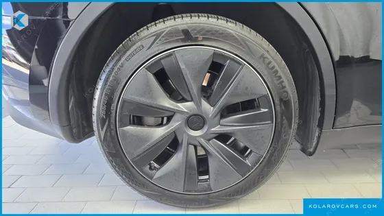 TESLA MODEL Y LONG RANGE AWD
