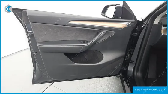TESLA MODEL Y LONG RANGE AWD