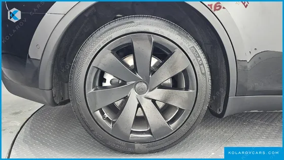 TESLA MODEL Y LONG RANGE AWD