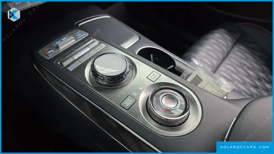 GENESIS GV70 2.5T GASOLINE 2WD