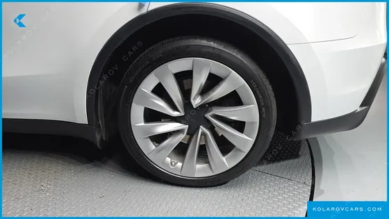 TESLA MODEL Y LONG RANGE AWD