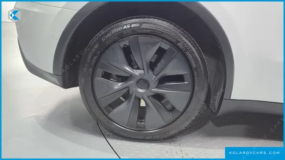 TESLA MODEL Y LONG RANGE AWD