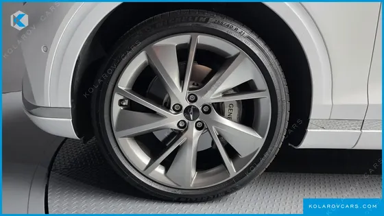 GENESIS GV70 2.5T GASOLINE 2WD