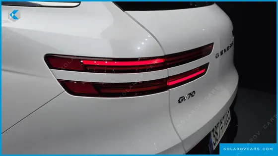 GENESIS GV70 2.5T GASOLINE 2WD