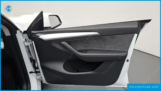 TESLA MODEL Y RWD