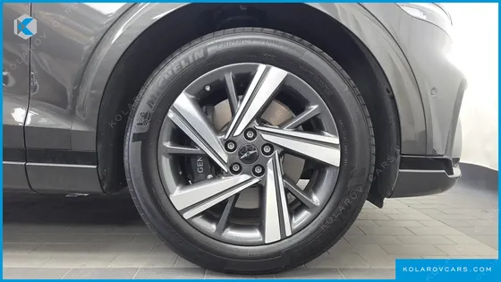 GENESIS GV70 2.5T GASOLINE 2WD