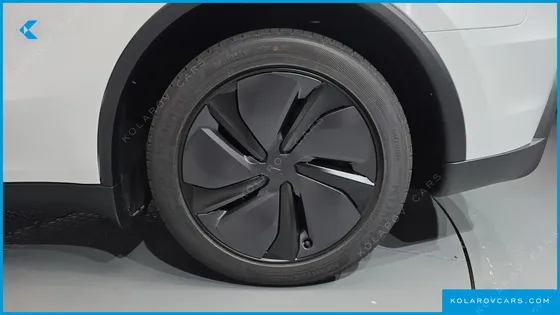 TESLA MODEL Y PREMIUM LONG RANGE AWD