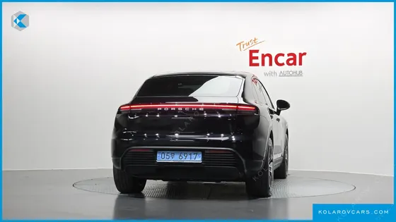 PORSCHE MACAN BASE