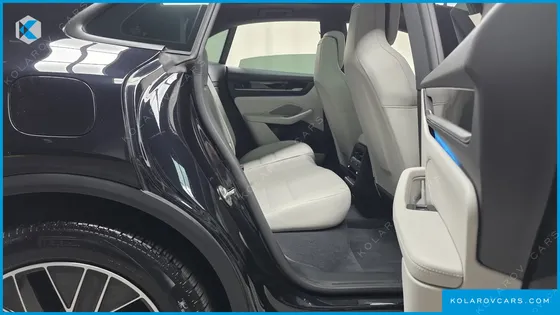PORSCHE MACAN BASE