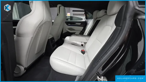 PORSCHE MACAN BASE
