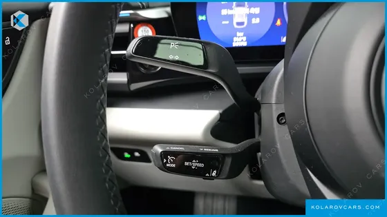 PORSCHE MACAN BASE