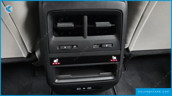 PORSCHE MACAN BASE 4