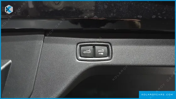 PORSCHE MACAN BASE 4