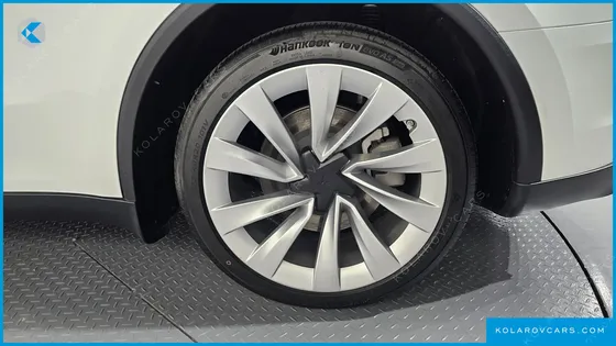 TESLA MODEL Y LONG RANGE AWD