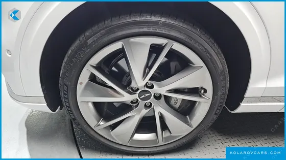 GENESIS GV70 2.5T GASOLINE 2WD