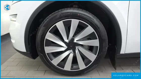 TESLA MODEL Y LONG RANGE AWD