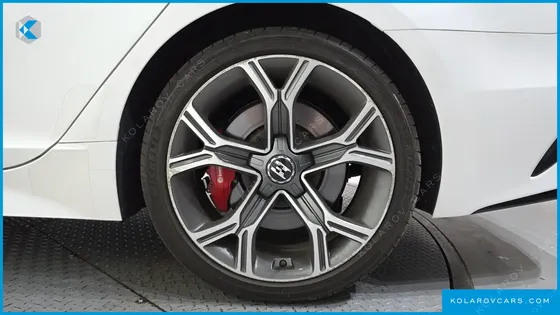 KIA STINGER 3.3 TURBO 2WD