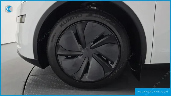 TESLA MODEL Y LONG RANGE AWD