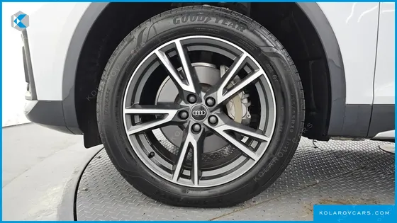 AUDI Q5 45 TFSI QUATTRO