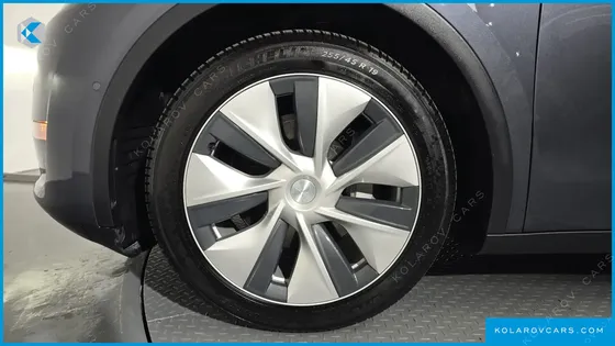 TESLA MODEL Y LONG RANGE AWD