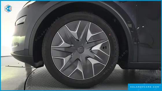 TESLA MODEL Y L LONG RANGE AWD