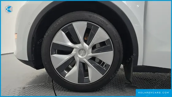TESLA MODEL Y STANDARD RANGE RWD