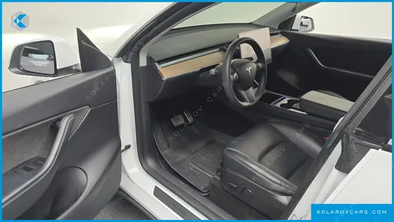 TESLA MODEL Y STANDARD RANGE RWD