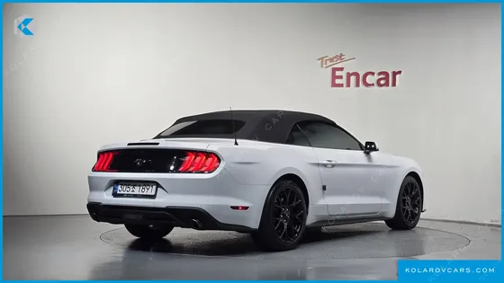 FORD MUSTANG CONVERTIBLE