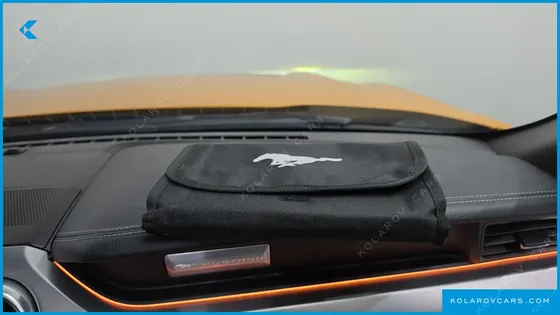 FORD MUSTANG CONVERTIBLE