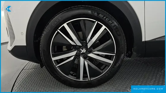 PEUGEOT 5008 1.2 PURE TECH GT