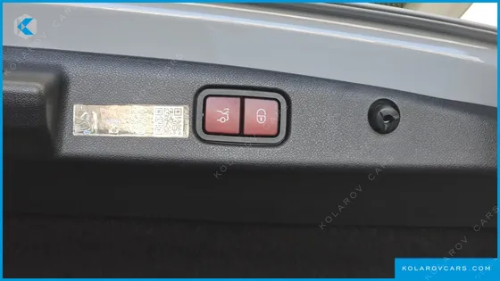 MERCEDES E-CLASS E300 4MATIC AMG LINE PREMIERE SPECIAL