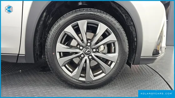 LEXUS UX 2.0 F-SPORT 2WD
