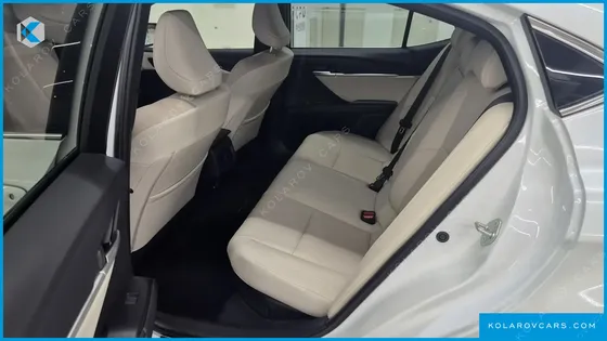 TOYOTA CAMRY 2.5 XLE HYBRID