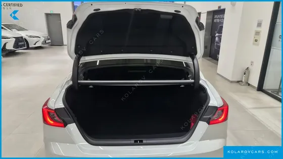 TOYOTA CAMRY 2.5 XLE HYBRID